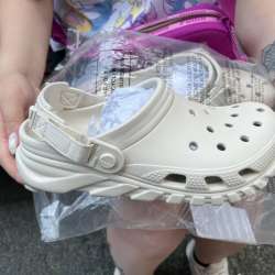 Продаю 2 пары Crocs