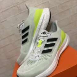 Кроссовки Adidas