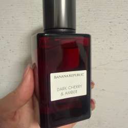 Духи BANANA REPUBLIC dark cherry & amber