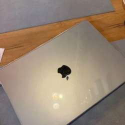 Macbook Air 15 m4 16gb 256gb