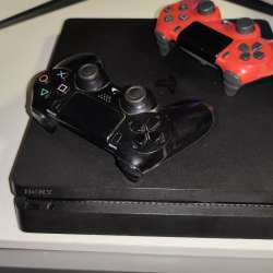 Sony PlayStation 4 Slim 1tb б/у в Хабаровске фото 4