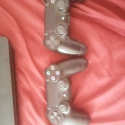 Продам PlayStation 4