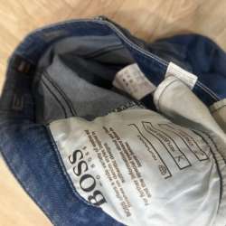 Джинсы HUGO BOSS в Москве