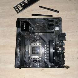 Материнская плата ASRock