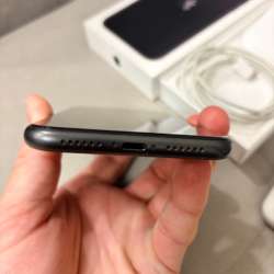 Продаю iPhone 11 на 64 Гб в Москве