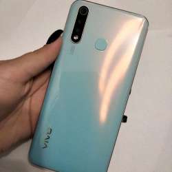 Телефон vivo Y19