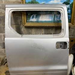 Двери Hyundai grand Starex