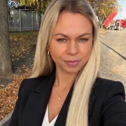 Наращивание волос в Москве