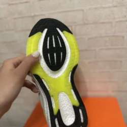 Кроссовки Adidas в Москве