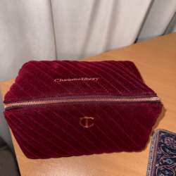 Косметичка Charlotte Tilbury
