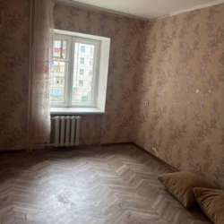 Продается квартира (малосемейного типа)