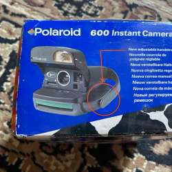 •Polaroid 600 Instant Camera