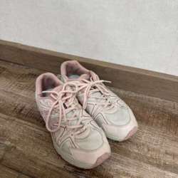 Кроссовки asics женские в Кемерове