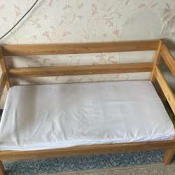 Продаю удобную приставную детскую кровать