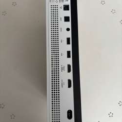 Xbox One s-в отличном состоянии в Геленджике фото 3