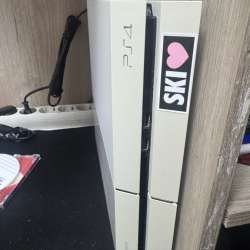 Продам PS4