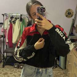 Ветровка Bershka