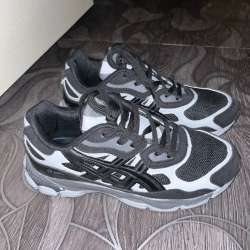 Кроссовки asics
