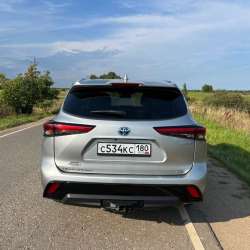 Toyota Highlander 2021г. в Москве фото 13