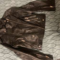 Продам кожанку от ZARA