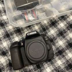 Canon EOS 90D
