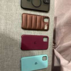 Продам чехлы на iPhone11