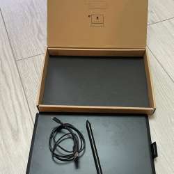Графический планшет One by Wacom Medium (CTL-472/M) с пером