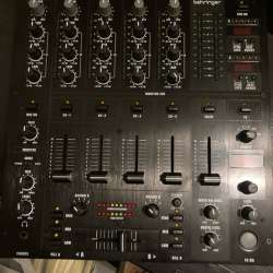 Behringer PRO MIXER DJX750