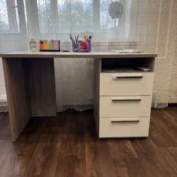 продам стол в Кемерове