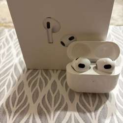 Apple AirPods 3