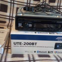 Магнитола Alpine UTE-200 BT Bluetooth usb aux в Москве