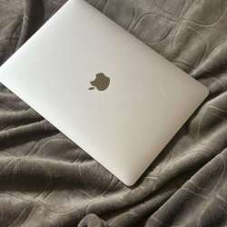 MacBook Pro 13 16/256 2020год в Краснодаре фото 5