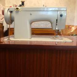 Продам швейную машину Подольск-142