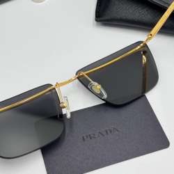 Очки Prada в Москве