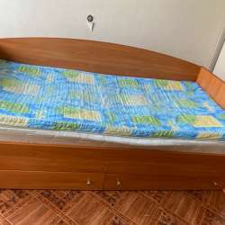Кровать