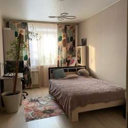 Продам долю 2/3 в 3-х квартире.