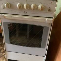 Продам газовую плиту