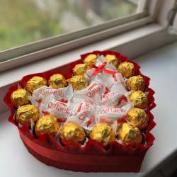 Сердце из конфет