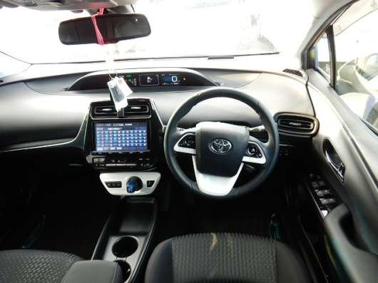 Toyota Prius ZVW55 2017г в Хабаровске фото 3