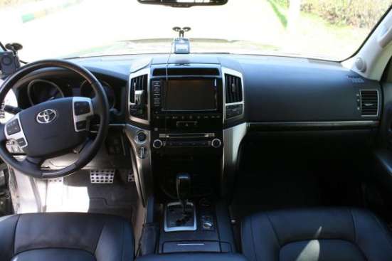 Toyota Land Cruiser 200 Рестайлинг в Москве