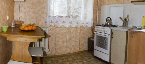 Продам однокомнатную квартиру в Подольске. Жилая площадь 34 кв.м. Этаж 2. Дом кирпичный.