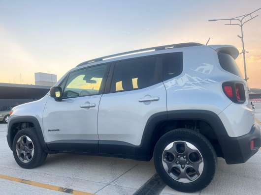 Jeep Renegade 2016 фото 9