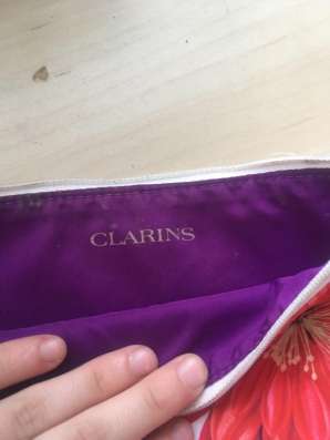 Косметичка от Clarins в Москве