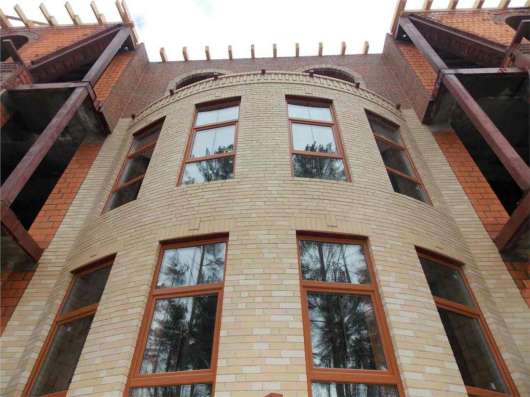 Продам четырехкомнатную квартиру в Тверь.Жилая площадь 106  кв.м.Дом кирпичный. в Твери
