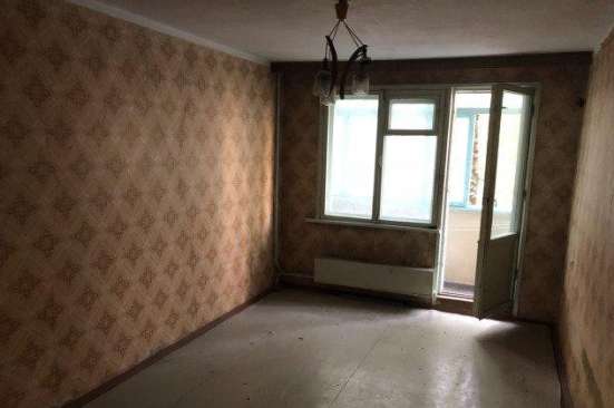 Продам трехкомнатную квартиру в Краснодар.Жилая площадь 64  кв.м.Этаж 2.Дом панельный.