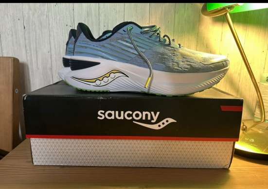 Спортивные кроссовки saucony