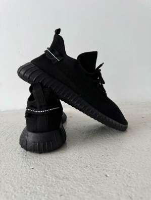 Кроссовки Yeezy в Москве