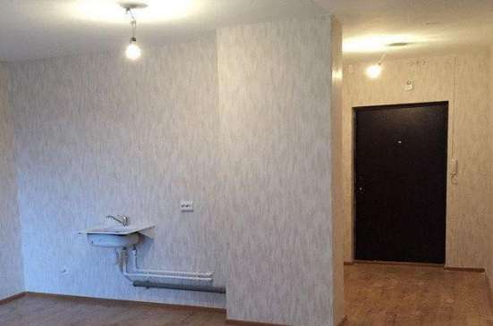 Продам однокомнатную квартиру в Краснодар.Жилая площадь 38  кв.м.Этаж 10.Дом монолитный.