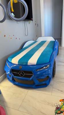 Продам детскую кровать машинка