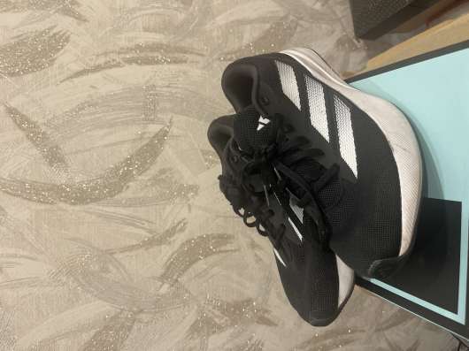 Кроссовки Adidas